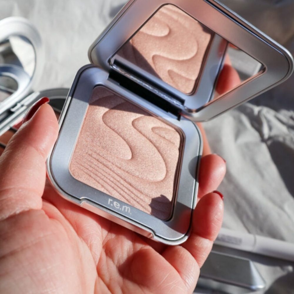 REM Beauty Miss Saturn‎ Interstellar Highlighter Topper